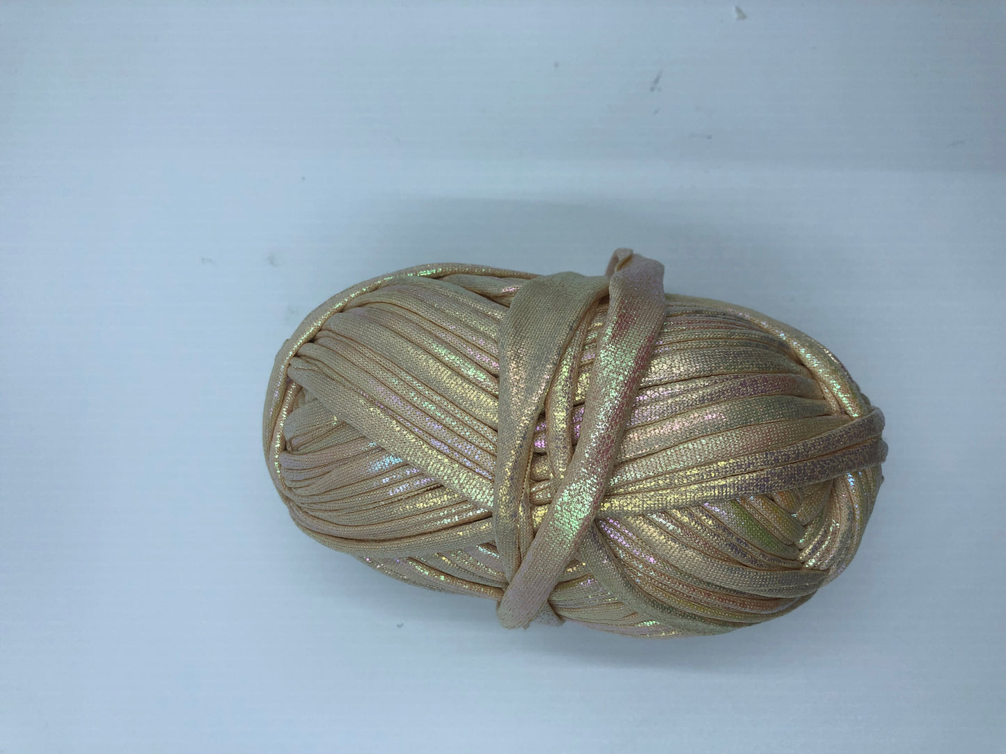 2 pcs 200g/7.05 ounces Iridescent shiny Faux leather Crochet T- shirt yarn