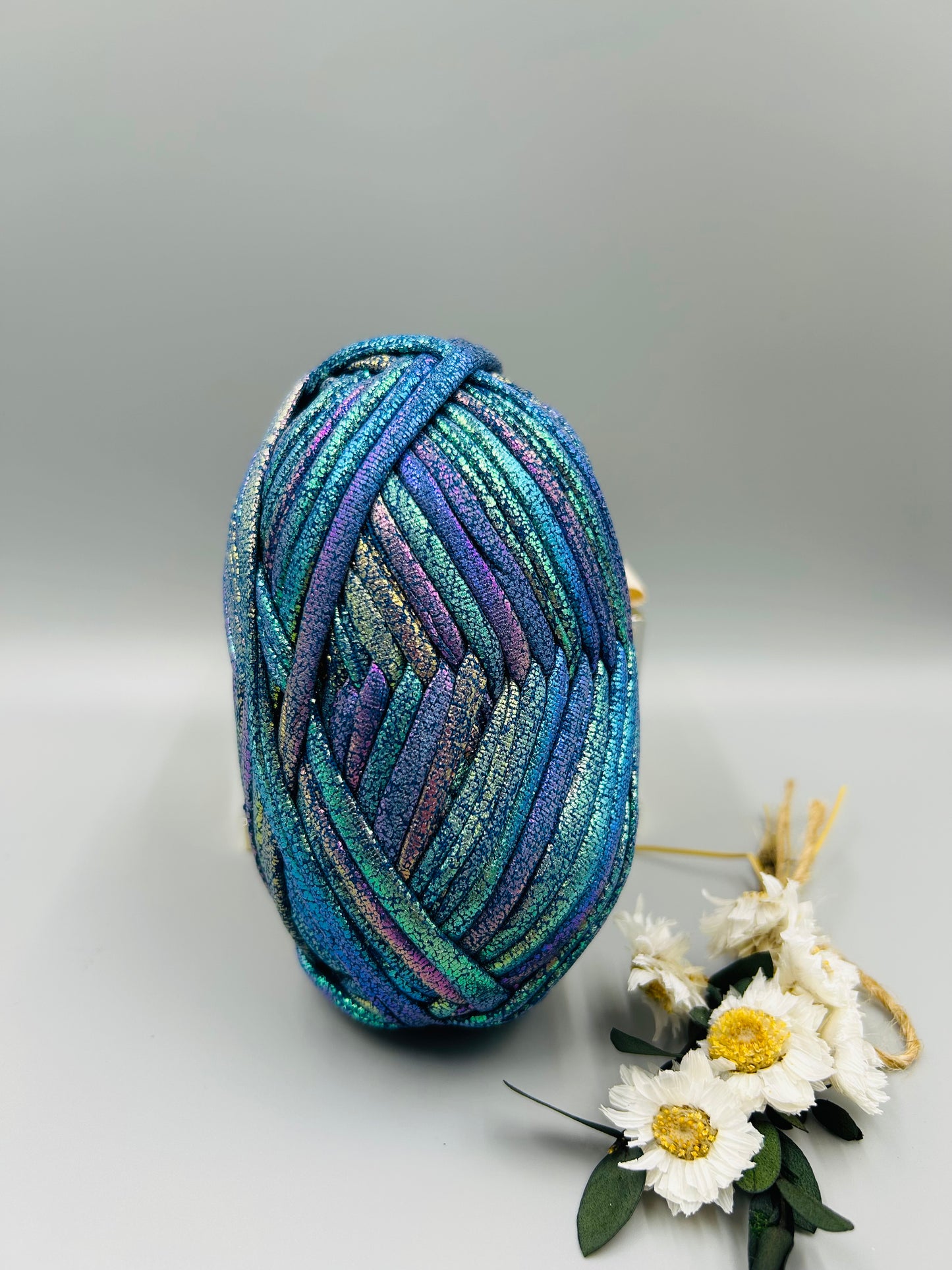 2 pcs 200g/7.05 ounces Iridescent shiny Faux leather Crochet T- shirt yarn